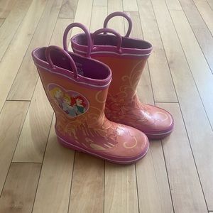 Rain boots 9 FREE WAB
